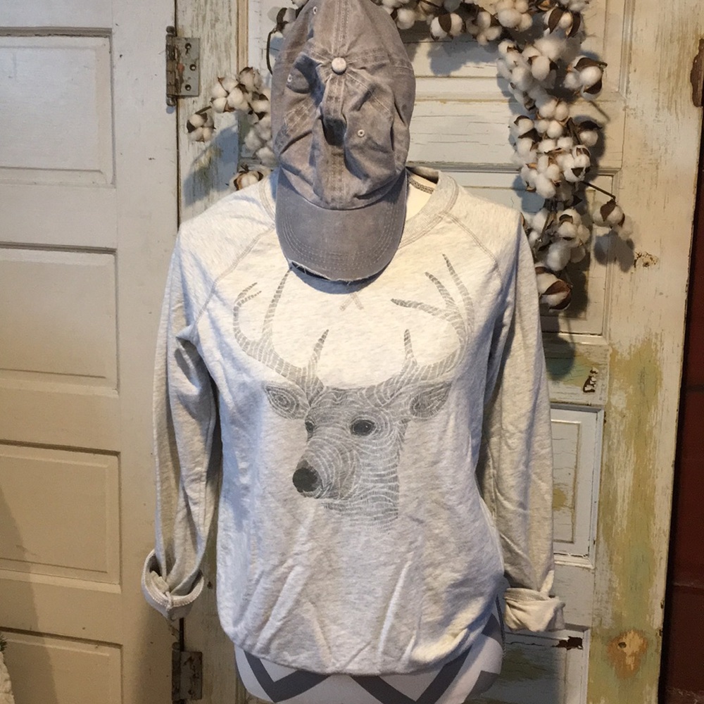Old Navy- Crew neck Sweatshirt “deer head” - M